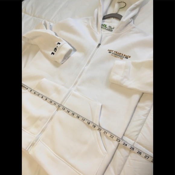 Gently worn white hoodie from LA’s New Years Race - Picture 4 of 5
